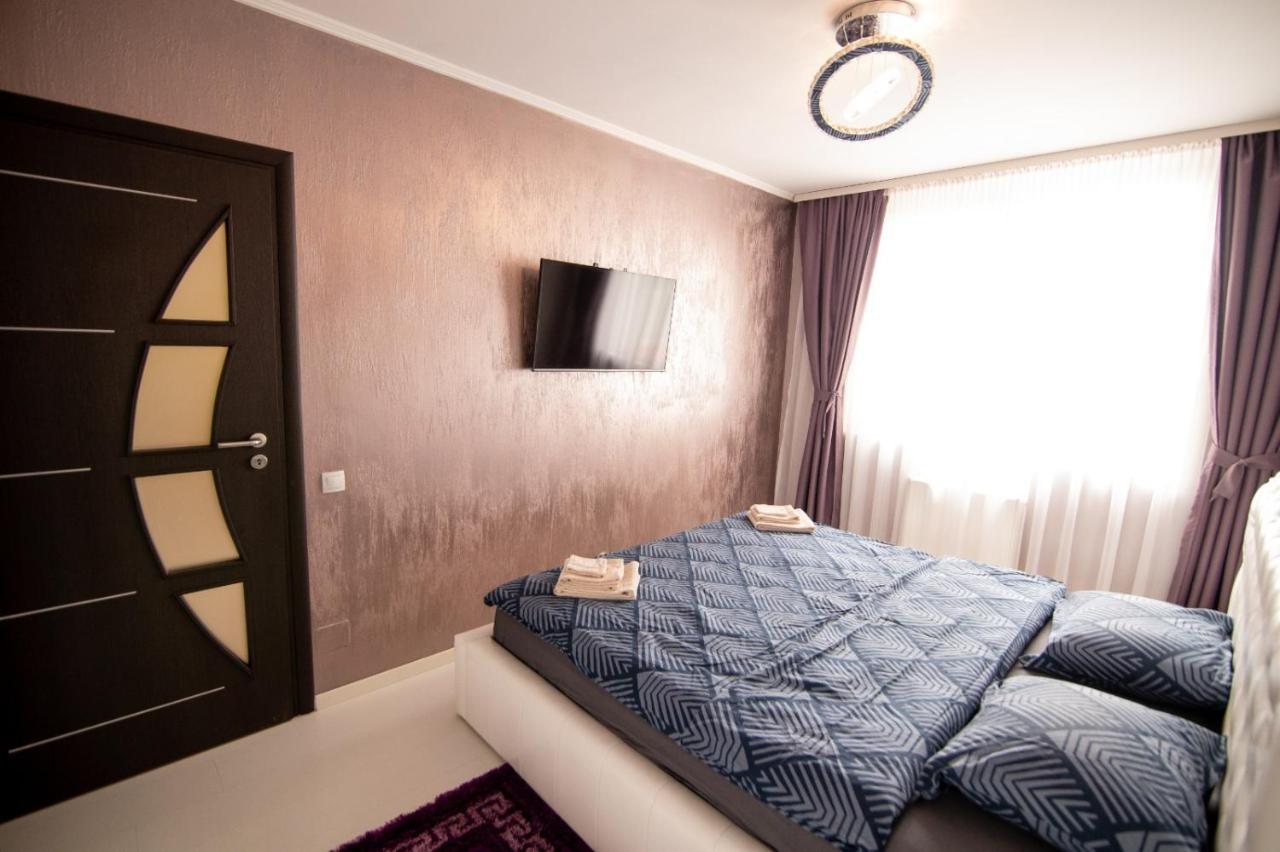 Royal Central Apartament Appartement Oradea Buitenkant foto
