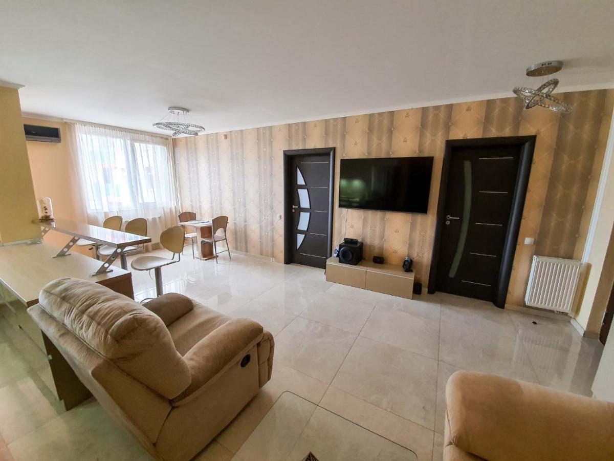Royal Central Apartament Appartement Oradea Buitenkant foto