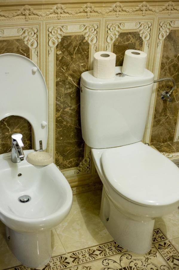 Royal Central Apartament Appartement Oradea Buitenkant foto