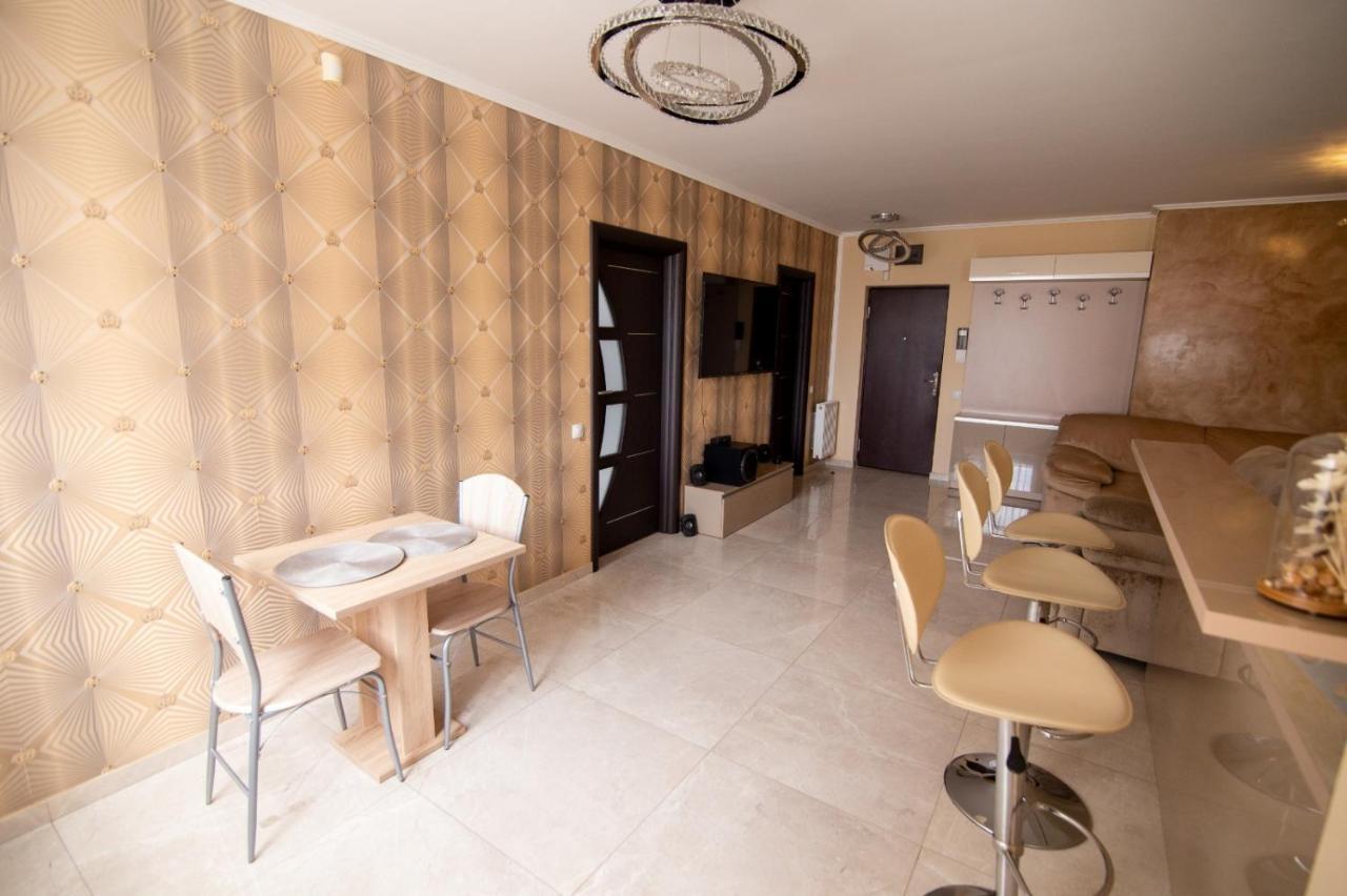 Royal Central Apartament Appartement Oradea Buitenkant foto