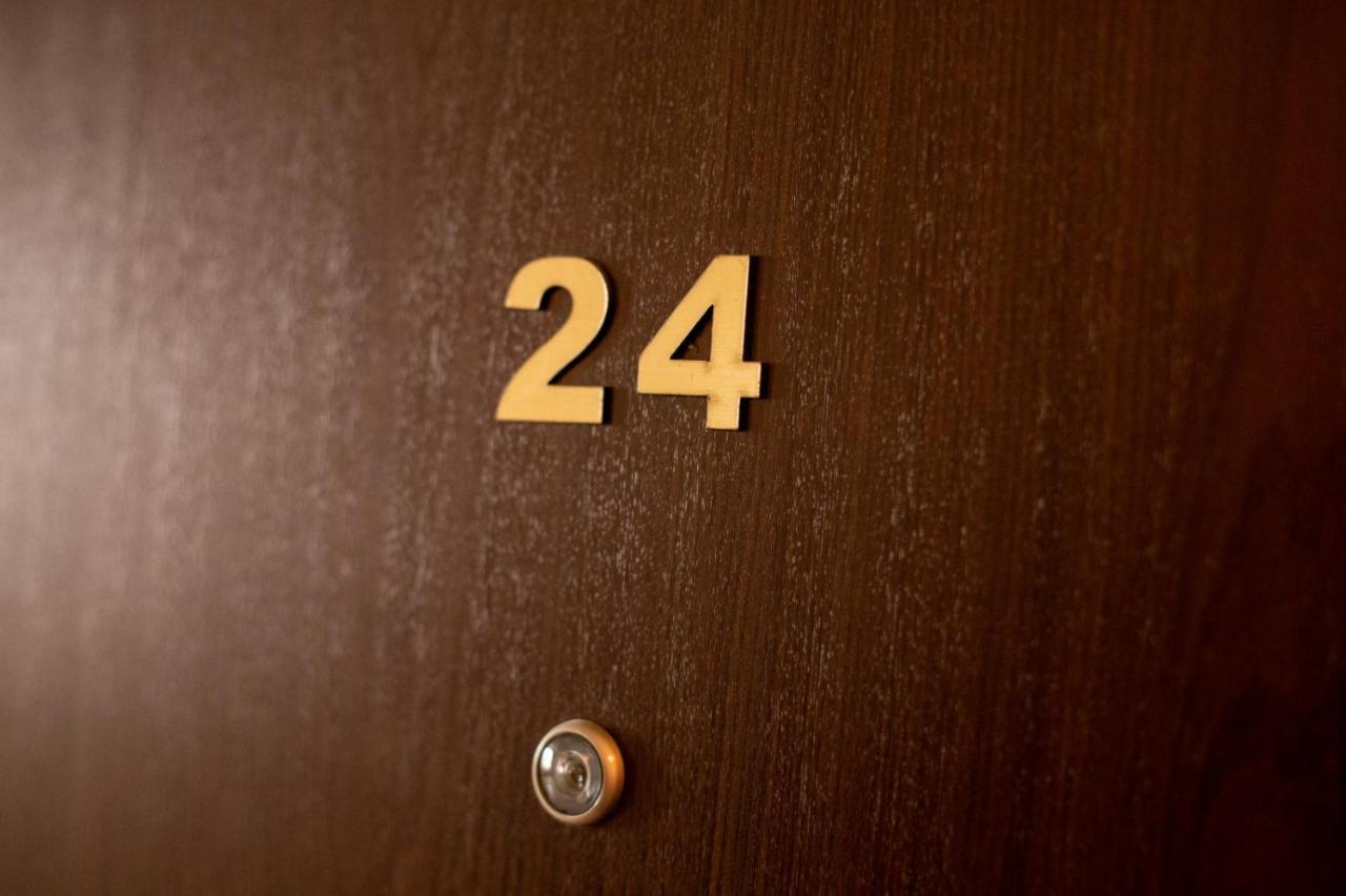 Royal Central Apartament Appartement Oradea Buitenkant foto