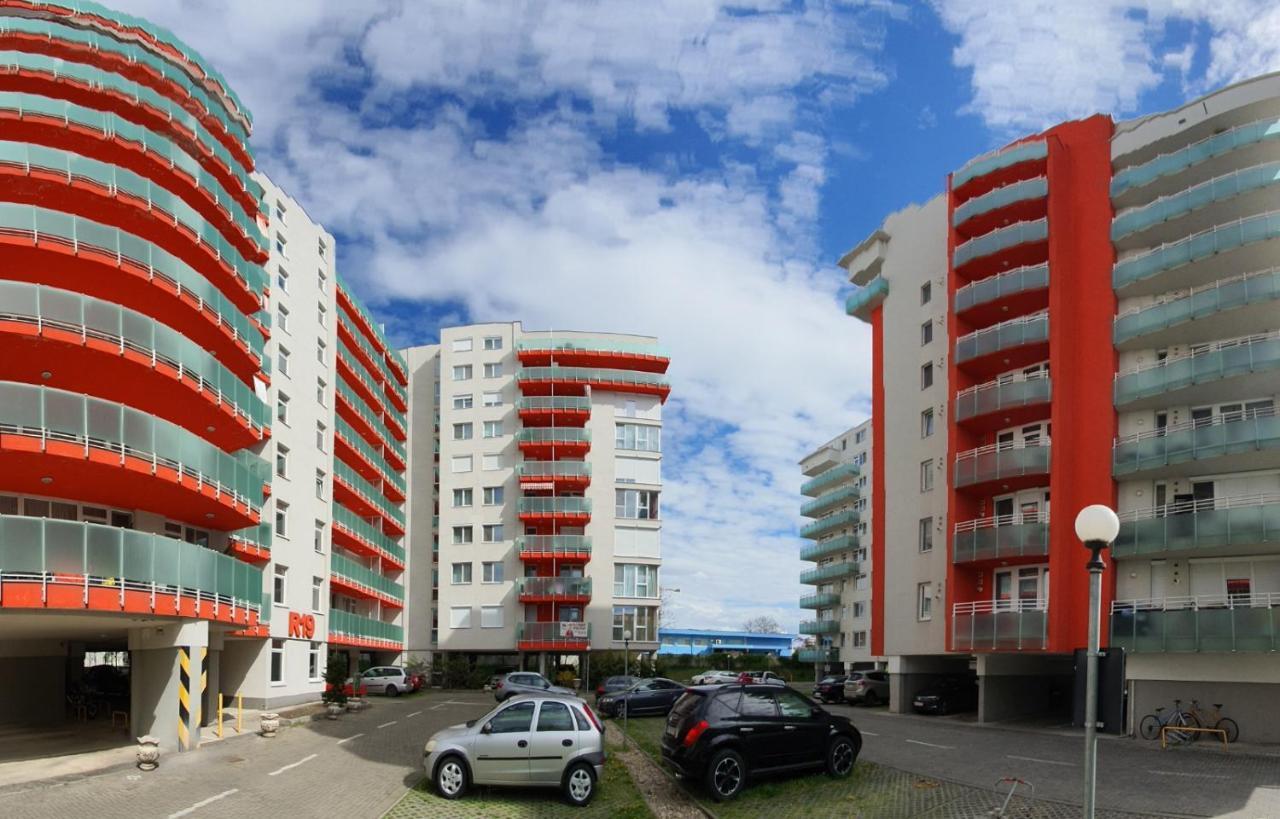 Royal Central Apartament Appartement Oradea Buitenkant foto