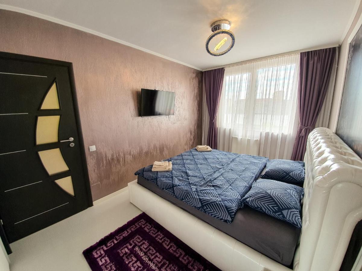 Royal Central Apartament Appartement Oradea Buitenkant foto