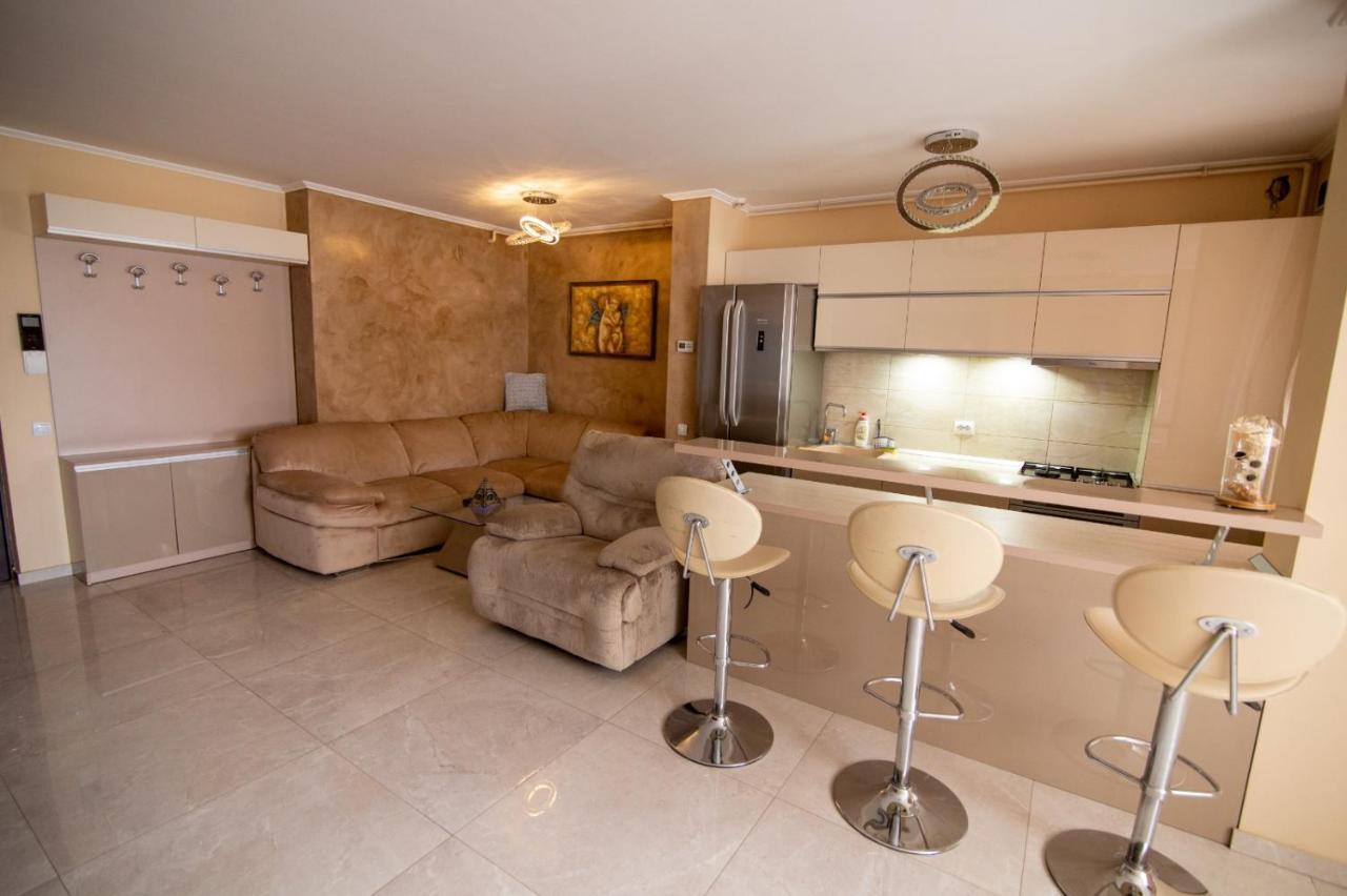 Royal Central Apartament Appartement Oradea Buitenkant foto