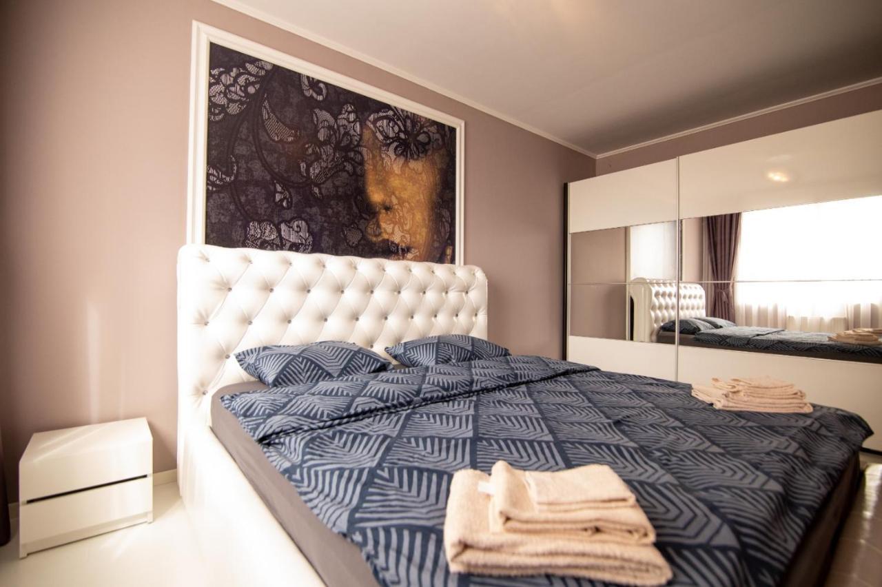 Royal Central Apartament Appartement Oradea Buitenkant foto